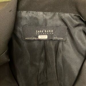 FITTED BLAZER WITH SHOULDER PADS ZW COLLECTION
- LIKE BRAND NEW